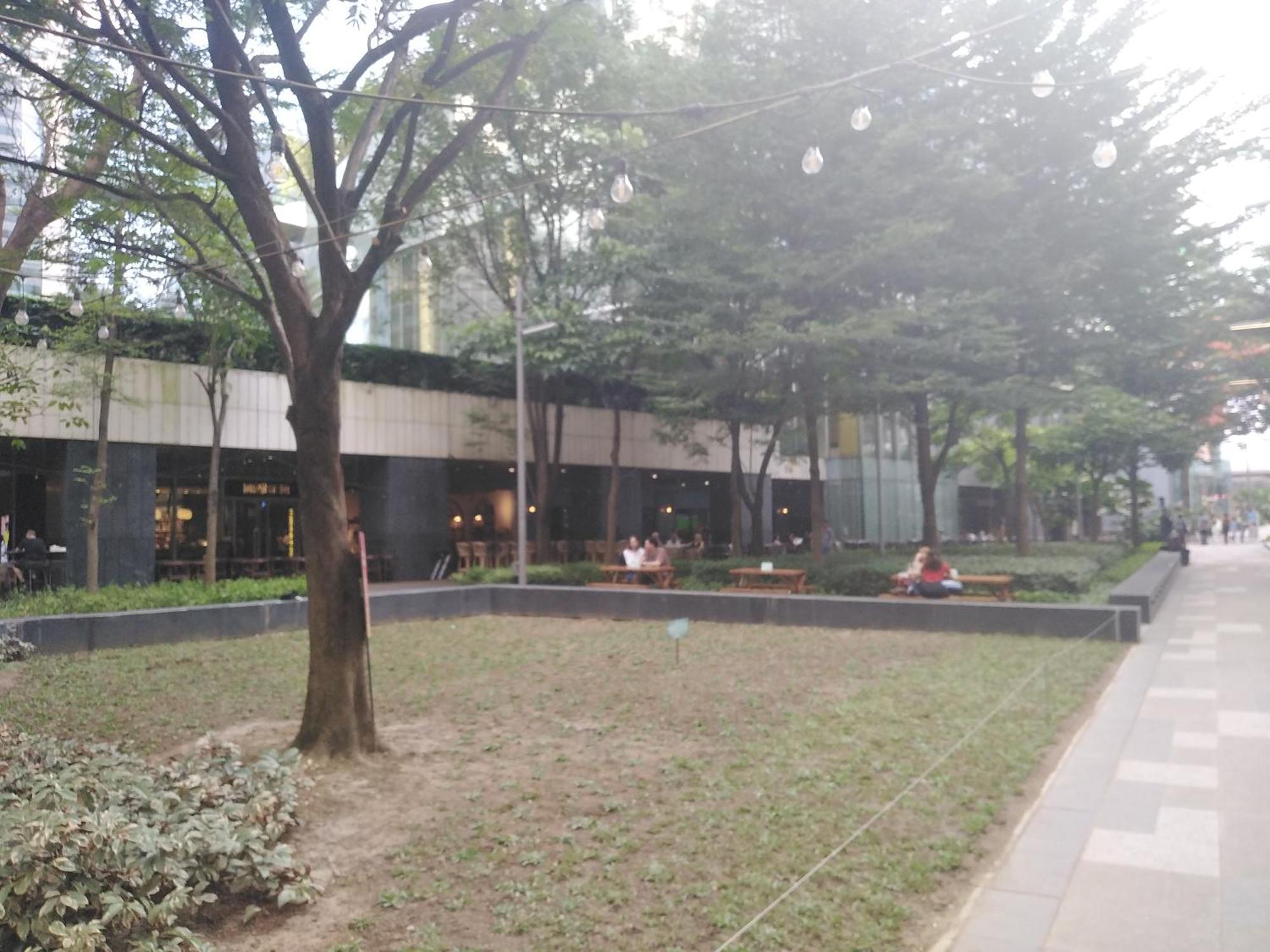 2 Bedrooms Units Forbes Area 5Th Avenue Bgc Center Манила Экстерьер фото
